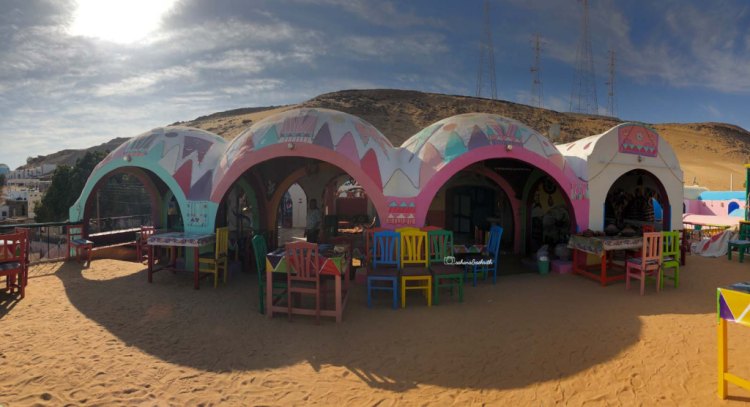 Colourful restaurant with Nubian vaults