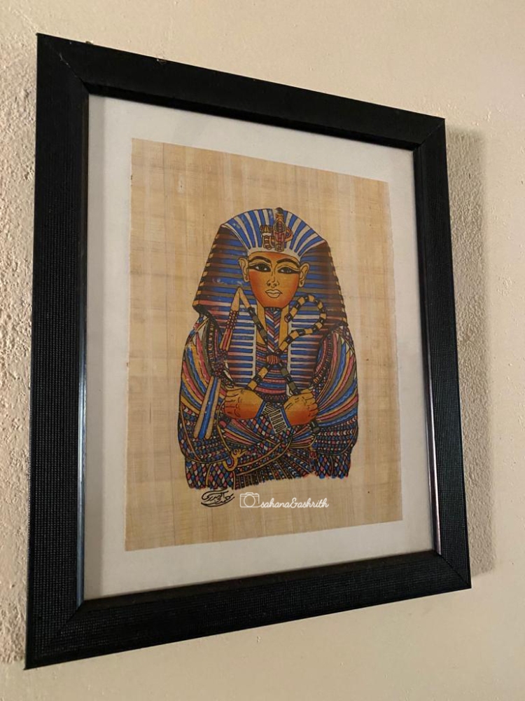 Tutankhamun in a photo frame