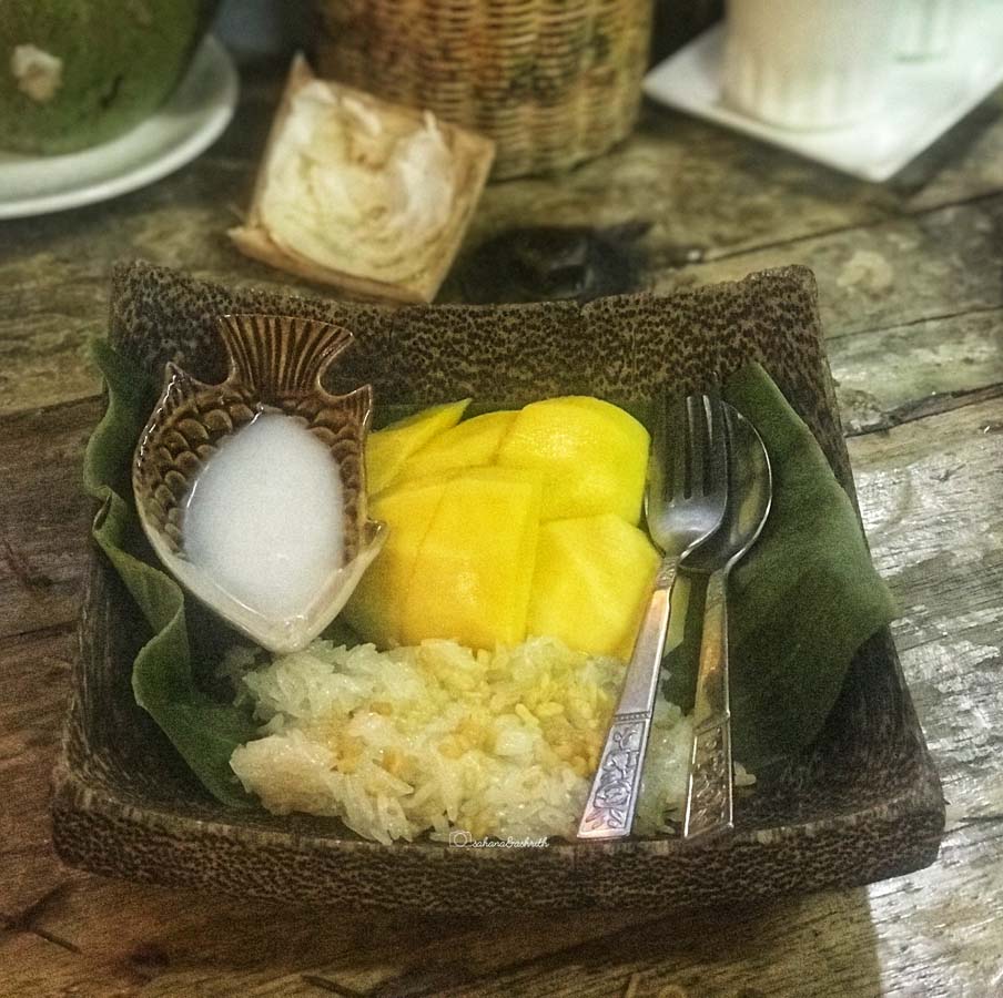 best vegetarian food in thailand is mango sticky rice