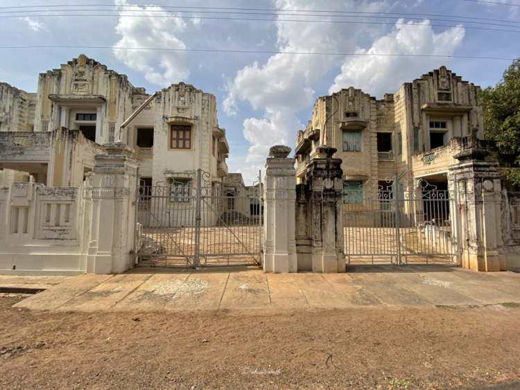 Abandoned mansions in Chettinad