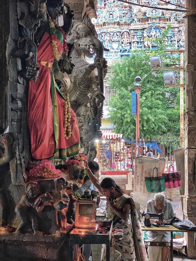 Lady worshipping a tall goddress idol at Pudukotai in Madurai